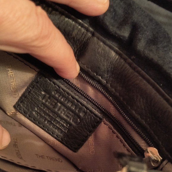 The Trend Black Leather Crossbody Bag. Made In Italy. Great Quality. - Picture 6 of 11